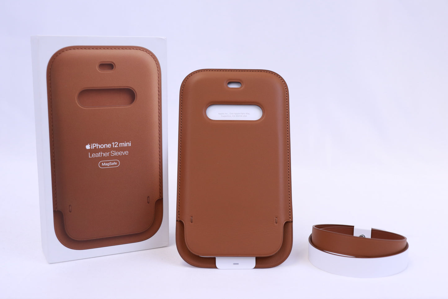 Étui en cuir pour iPhone 12 mini avec selle MagSafe brun - Boîte ouverte 